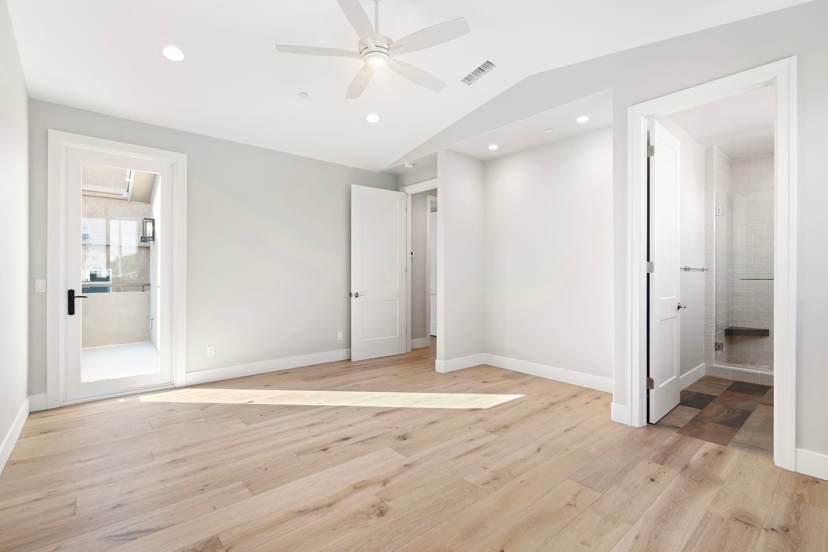 New Multi-Story Home in Pacific Beach — photo 14